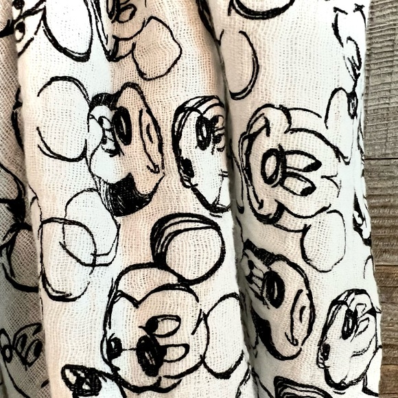 NWOT 🆕 Aden & Anais Mickey Swaddle Blanket Muslin Cloth, Mickey Sketch Art - Picture 4 of 11